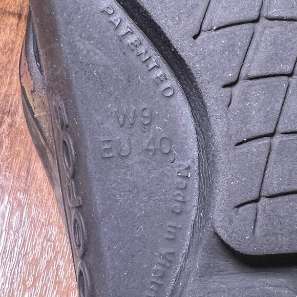 OOFOS Sandals Shoes Recovery “Cabernet”Slip On Sz: 9 - Picture 5 of 5